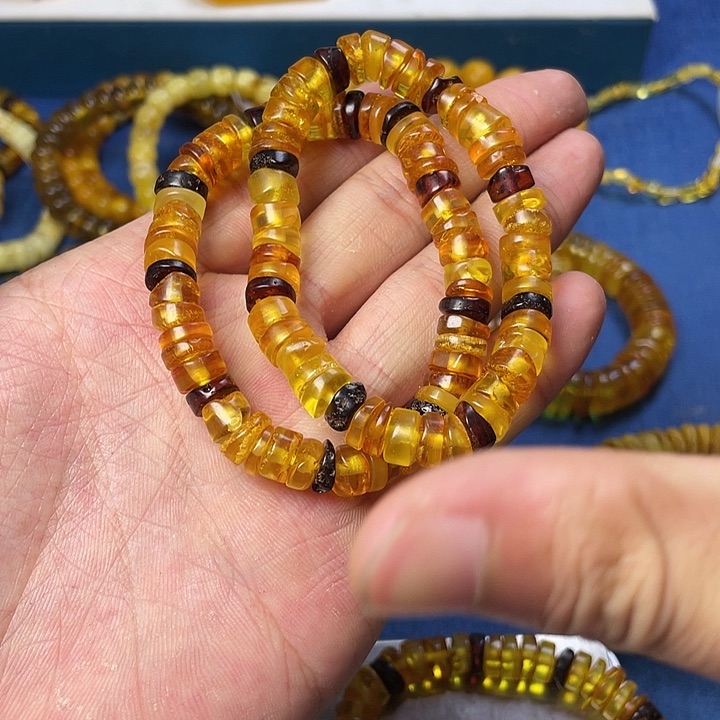 未镶嵌琥珀珠宝奇石