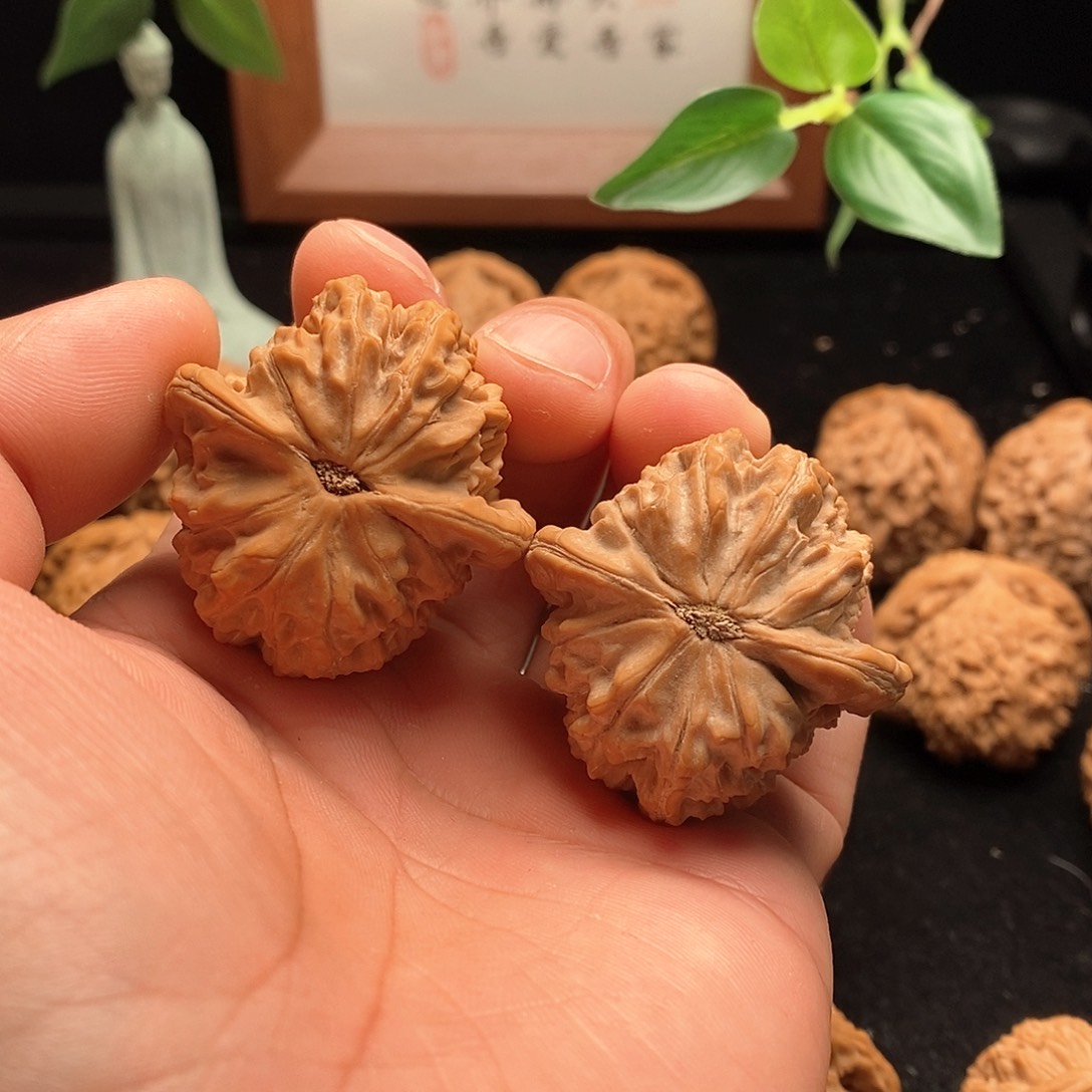 文玩核桃吊坠马老四精配39.5