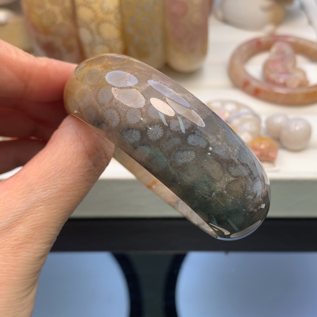 硅化珊瑚（珊瑚玉）手镯未镶嵌56.3口