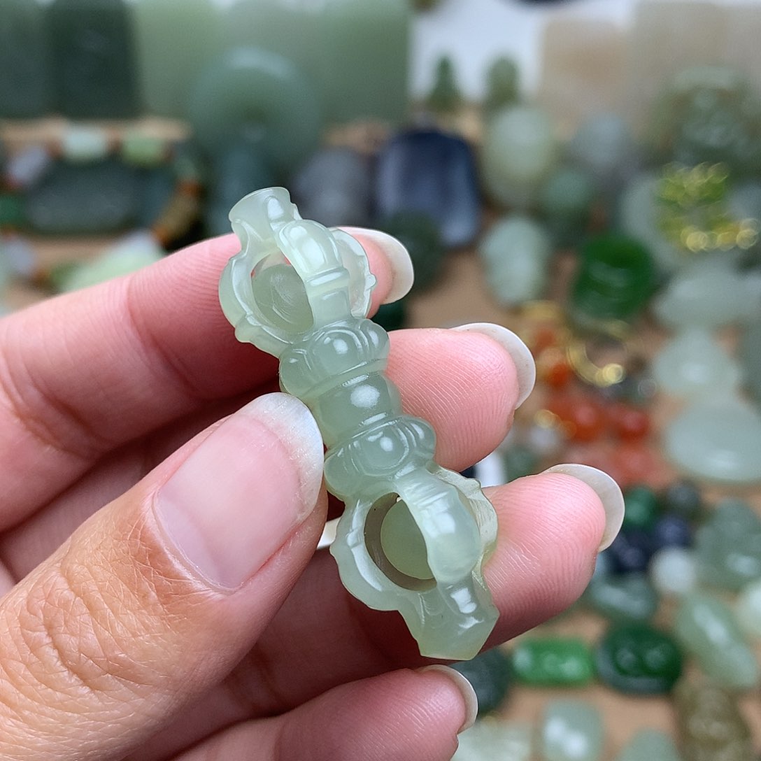 和田玉吊坠未镶嵌