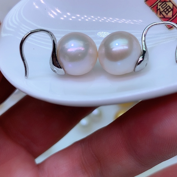 银S925镶嵌耳饰淡水珍珠