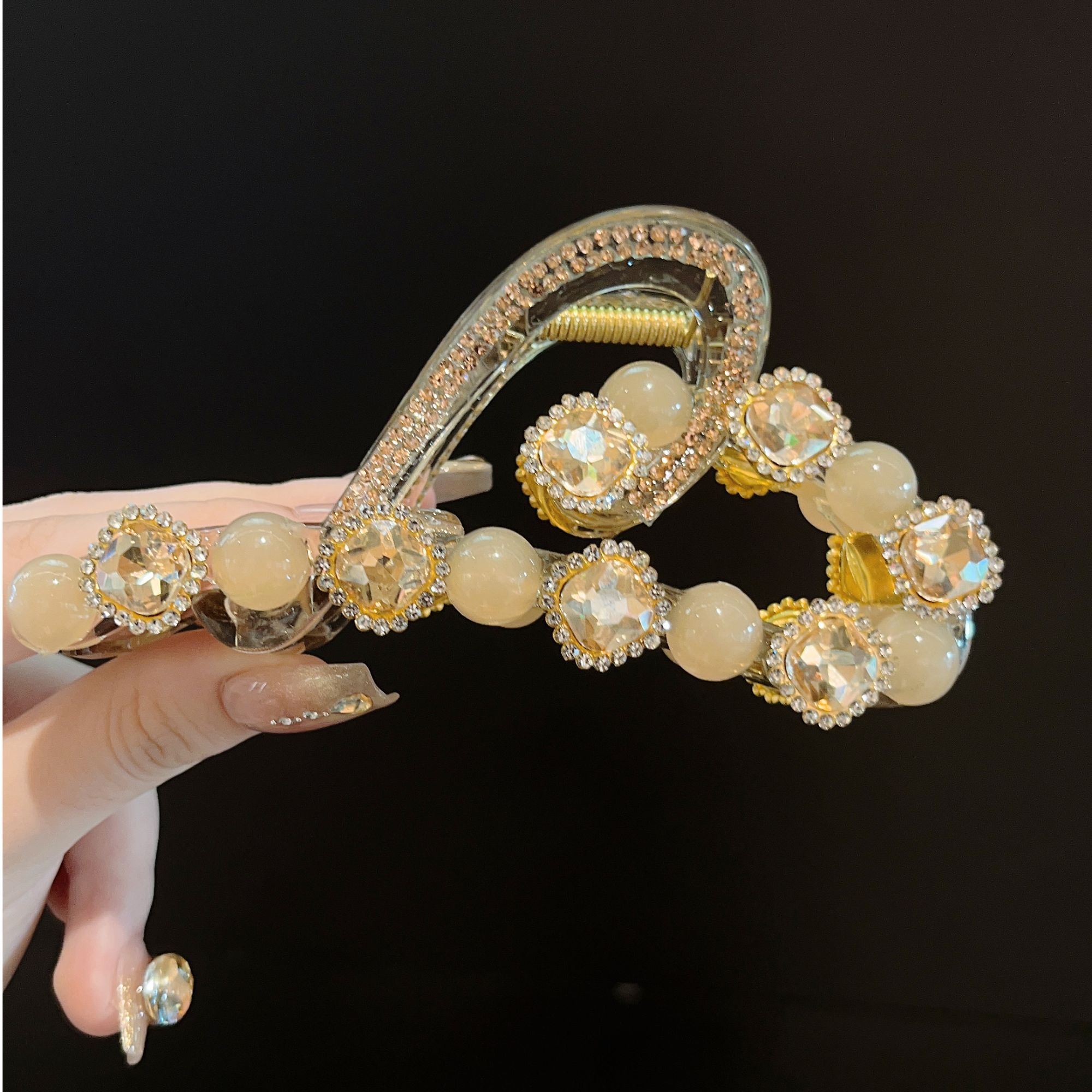 A009新款13CM高级感气质爱心玫瑰花珠珠百搭抓夹超仙法式优雅抓夹