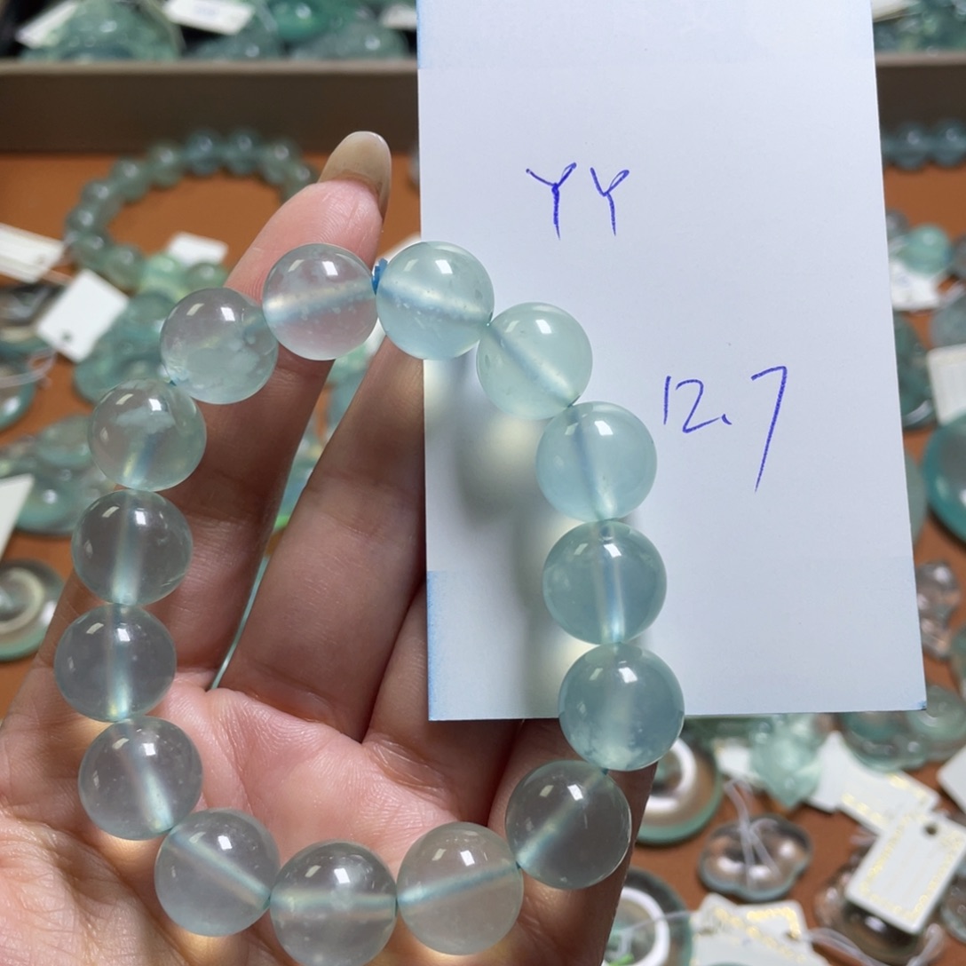 Y***.蛇纹石玉未镶嵌颈饰