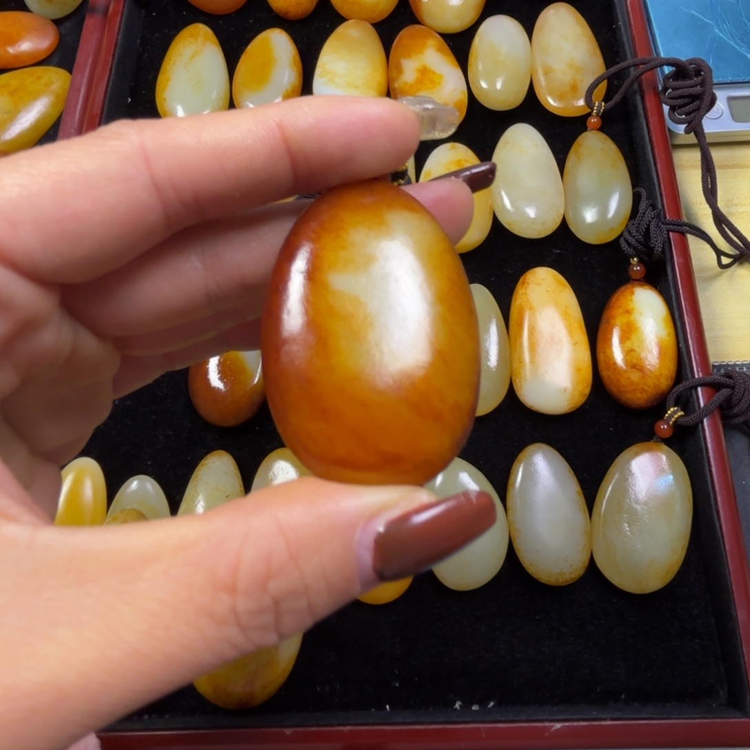 中***华和田玉未镶嵌颈饰