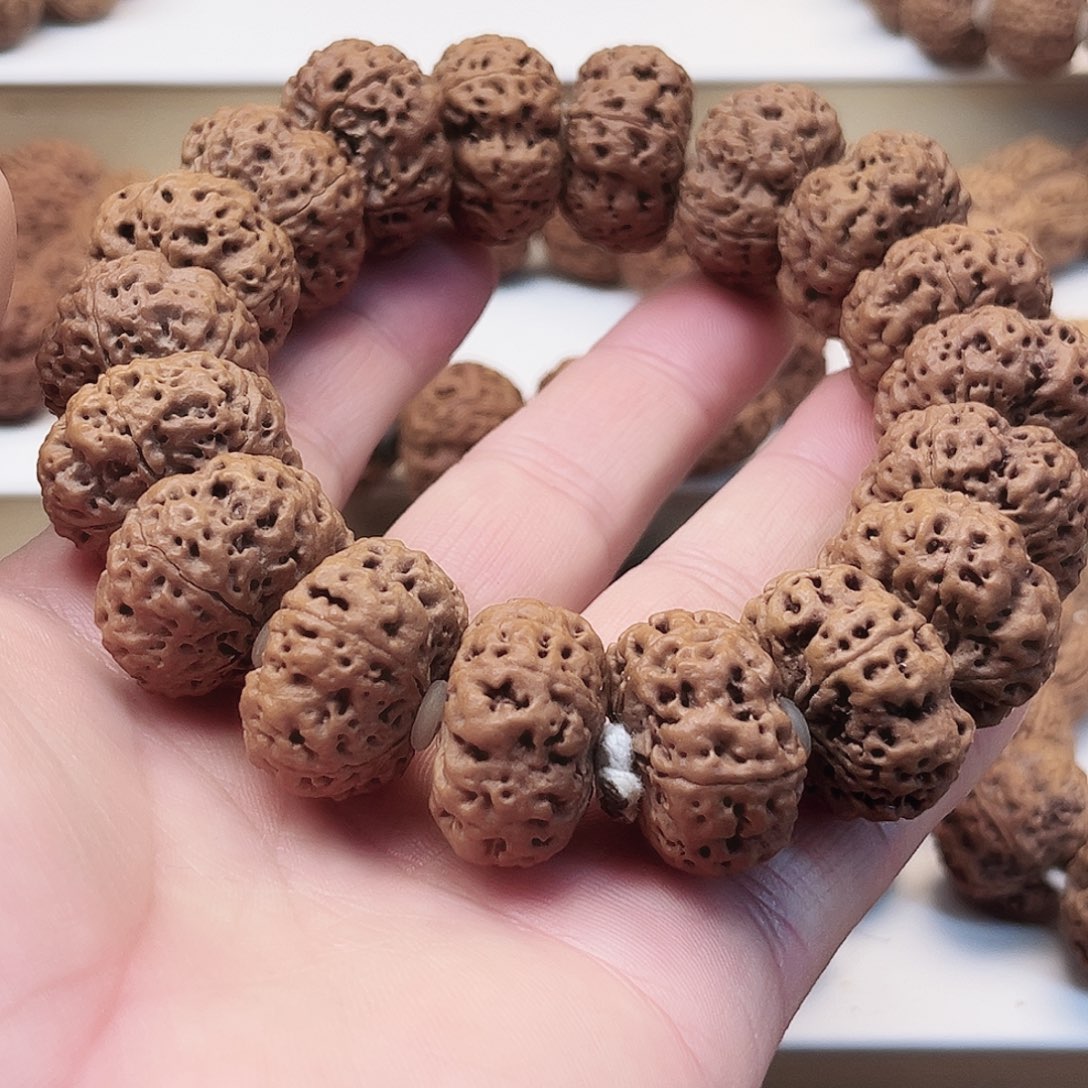 沐***光金刚菩提吊坠夹板