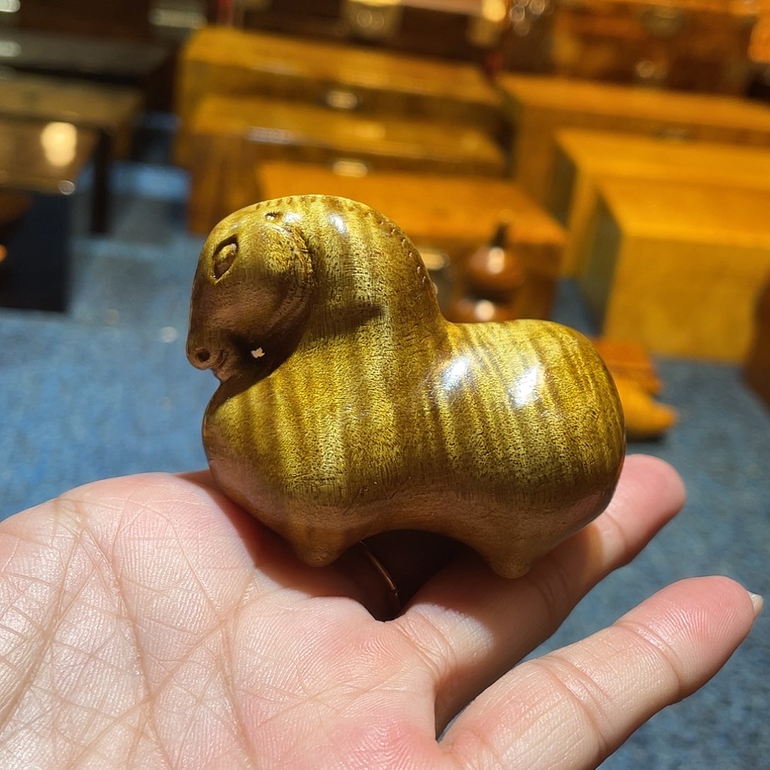 金丝楠金丝楠木唐马手把件。