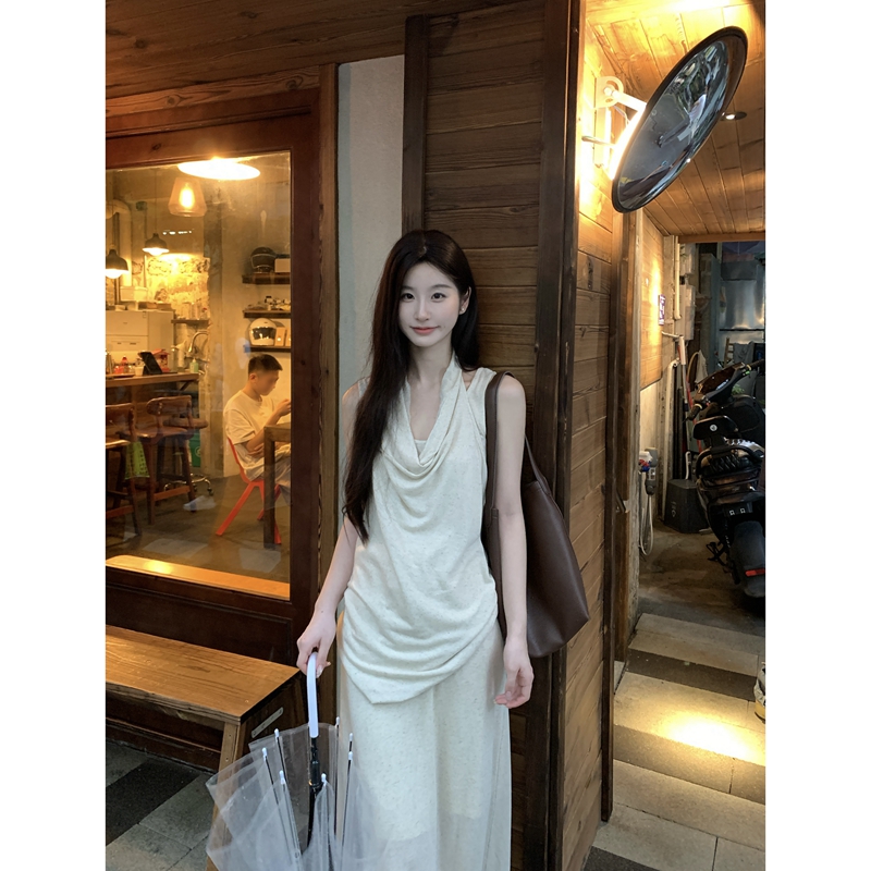 W51【清冷艺术生】2025夏季新款挂脖高级感时尚清冷感三件套套装