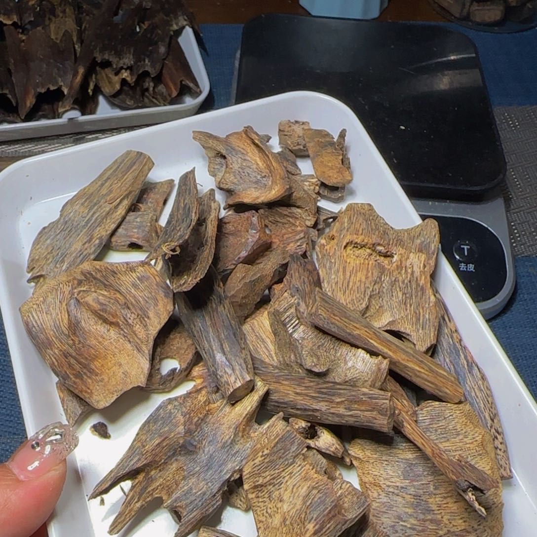 树脂制品西*树脂制品，块料126克