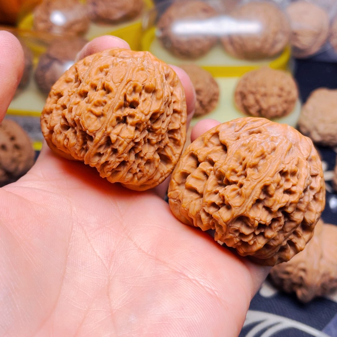 文玩核桃吊坠南疆石