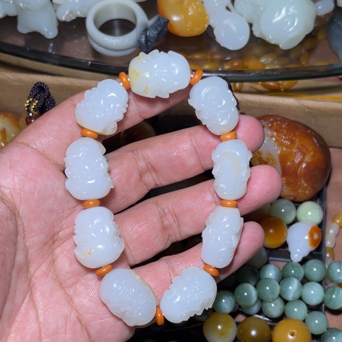 和田玉未镶嵌车挂