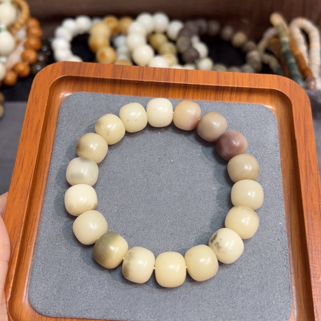 菩提根/象牙果吊坠264卡14微瑕