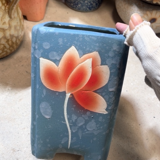 罐默认微瑕，有孔编号16-86