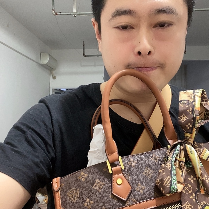 鳄鱼皮（革）犏牛皮（革）