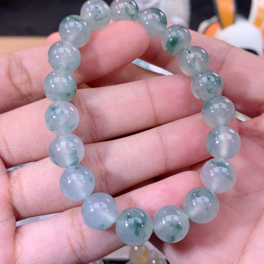 翡翠手链未镶嵌翡翠