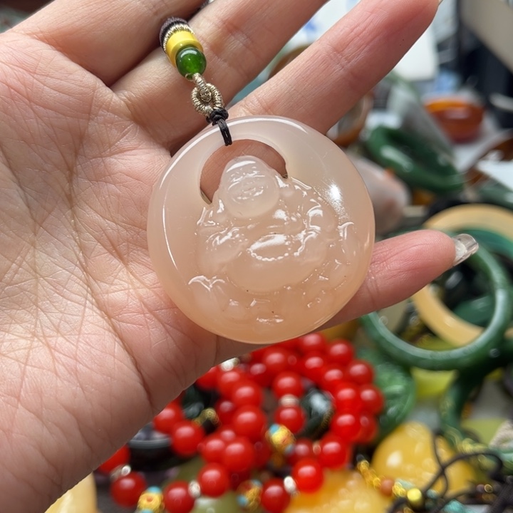 石英质玉未镶嵌颈饰