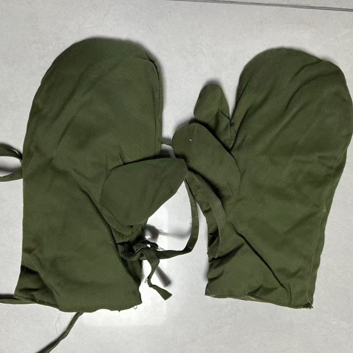 087老式纯棉花绿手套