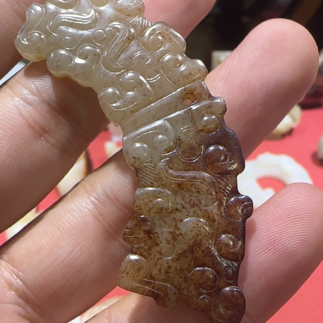 田***型颈饰未镶嵌和田玉