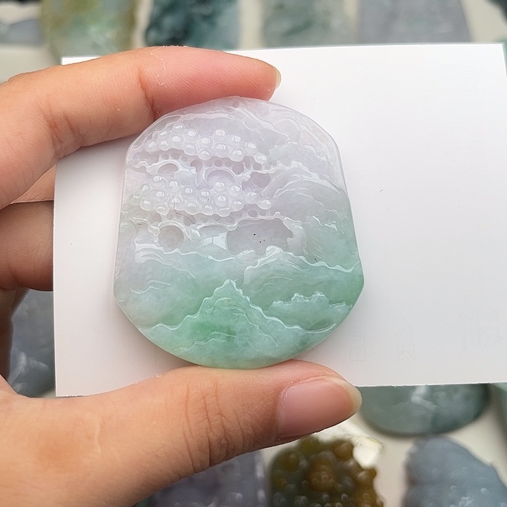 翡翠未镶嵌颈饰挂件