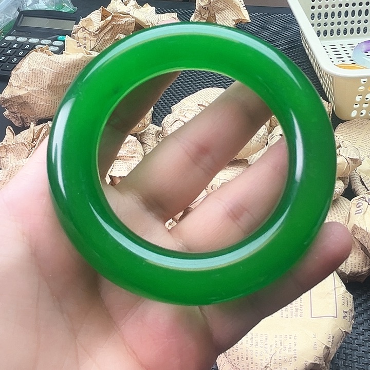 翡翠颈饰未镶嵌啊啊