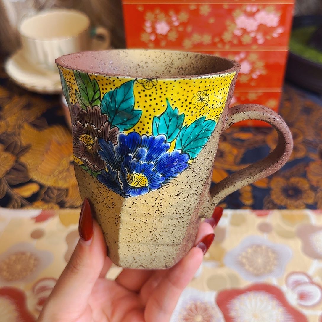 它家茶具瓷器真美！6