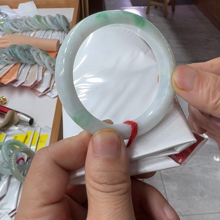 翡翠手镯未镶嵌纯天然缅甸翡翠A货买断