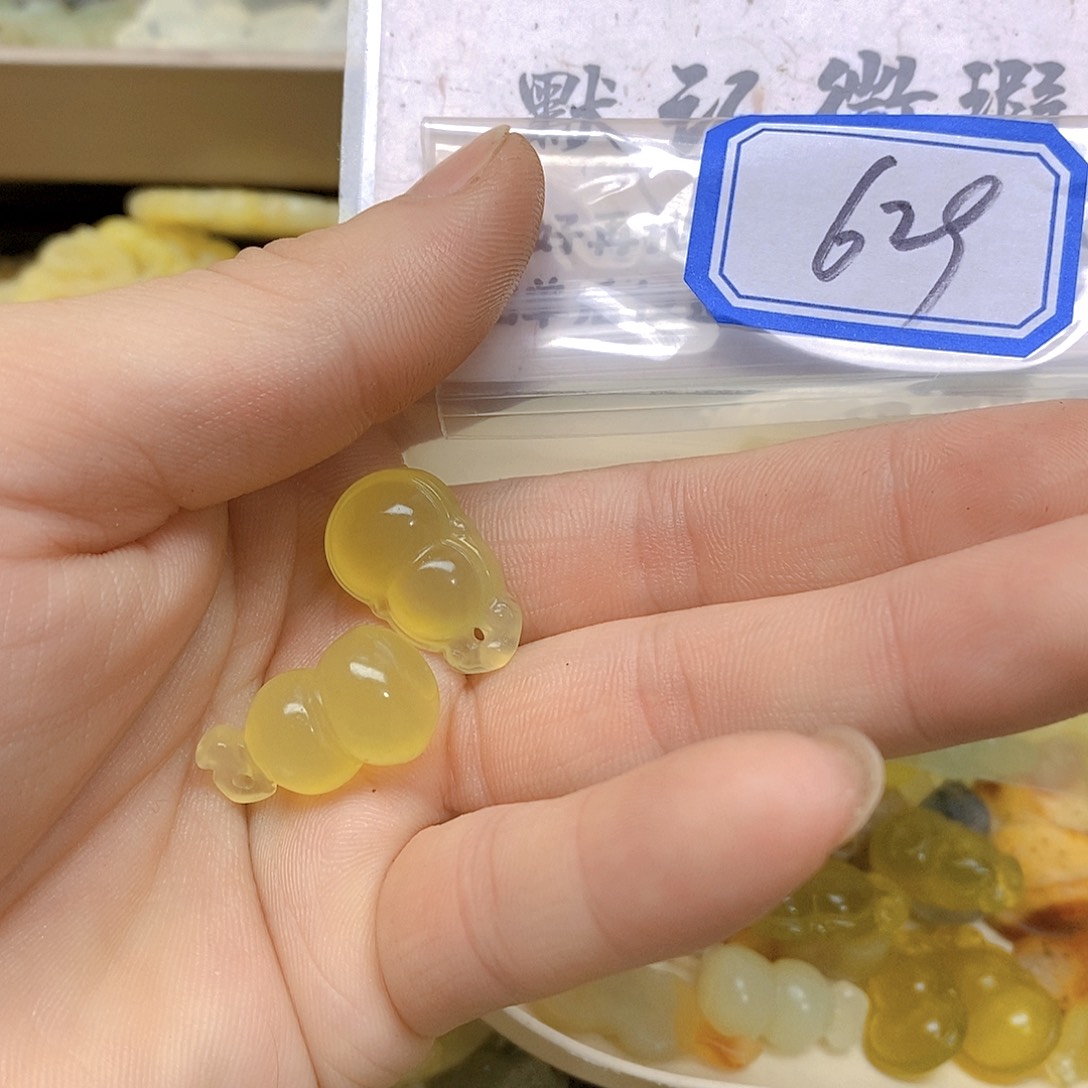 蛇纹石玉吊坠(不含链)未镶嵌浮**梦629