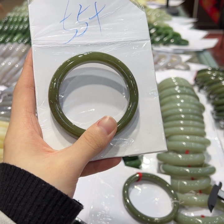 和田玉未镶嵌手镯