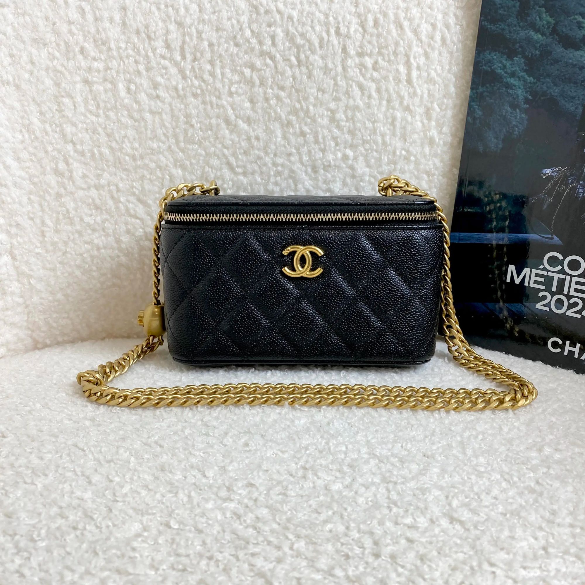 99新 Chanel/香奈儿 黑金牛长盒子/48299854/12期免息/代卖服务