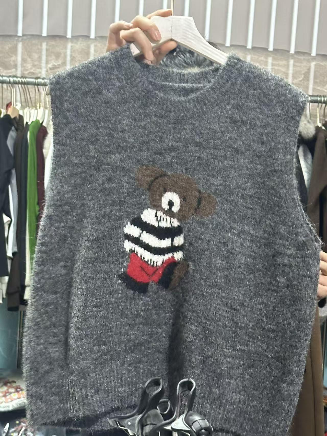 无袖百搭小熊针织马甲777