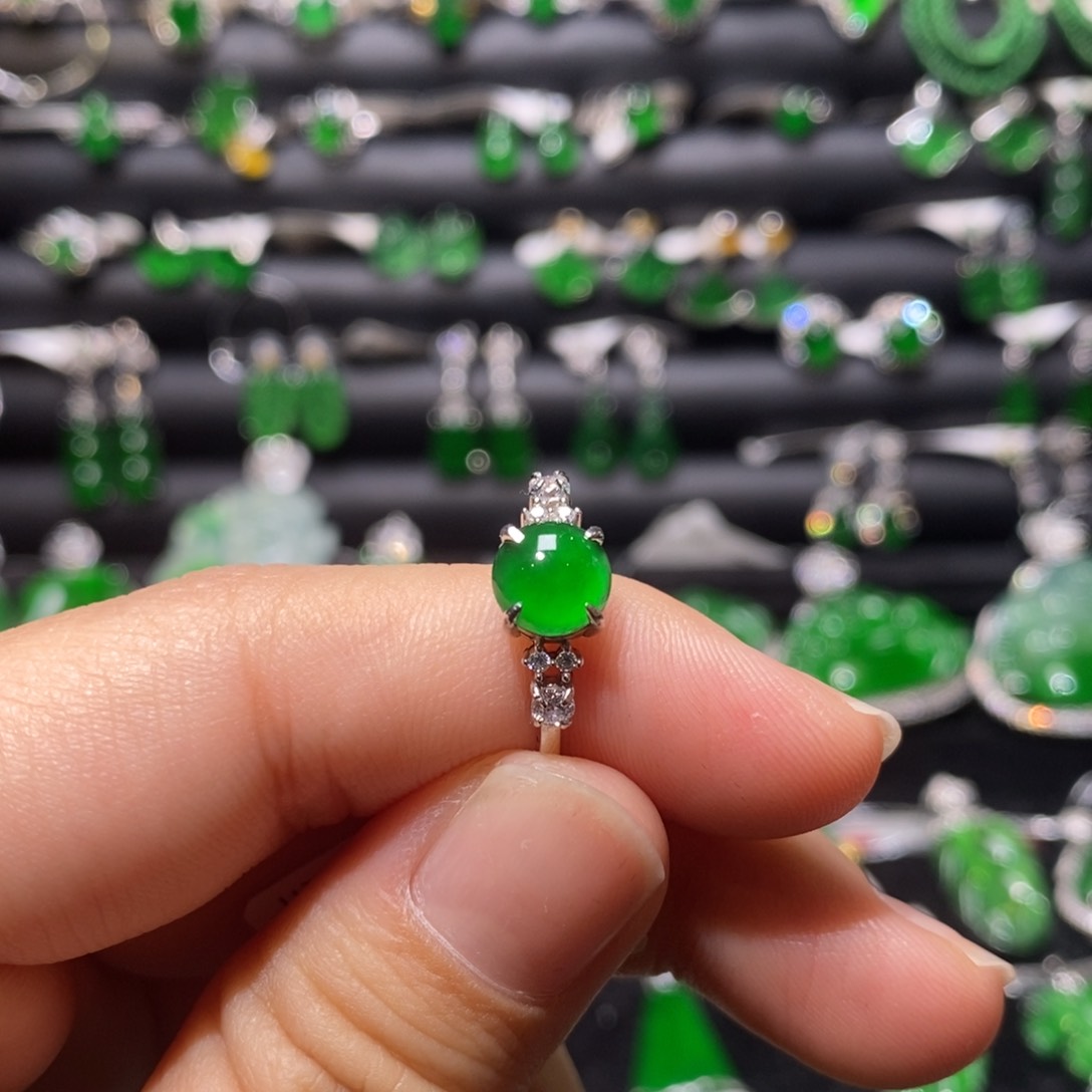 翡翠戒指银S925镶嵌天然翡翠