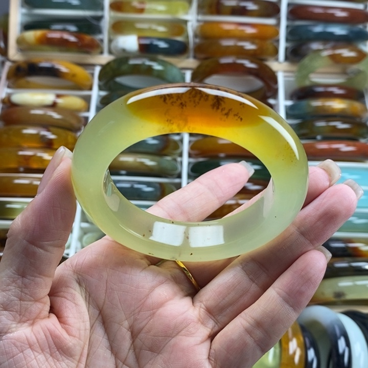 蛇纹石玉未镶嵌手镯55