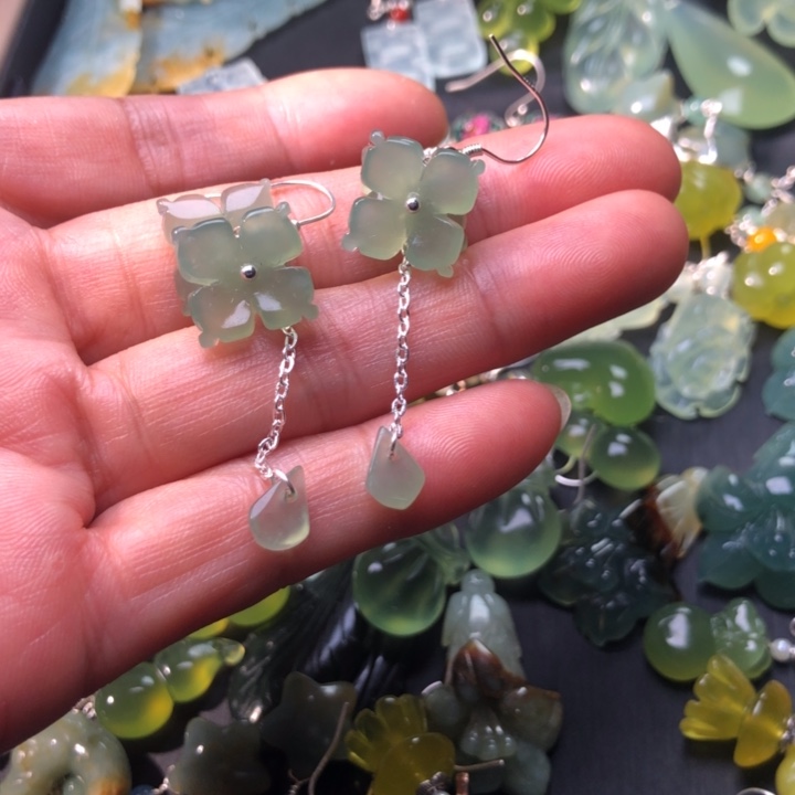 云***云蛇纹石玉未镶嵌耳坠