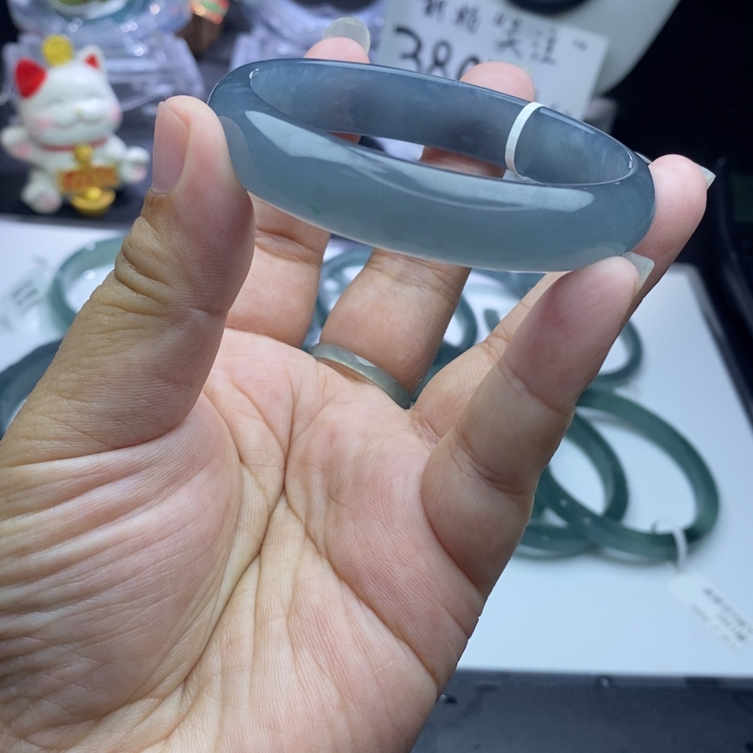 定制翡翠未镶嵌手镯冰蓝正圈