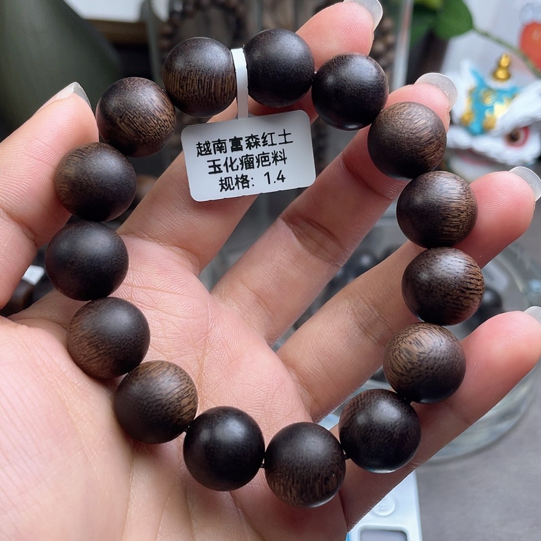 沉香手串富森红土老料