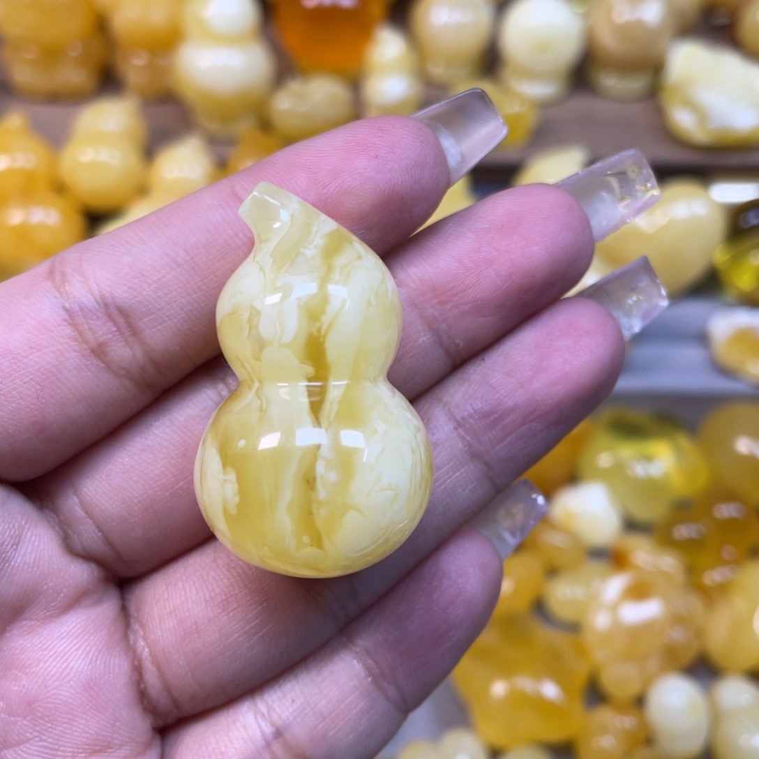 S***m琥珀未镶嵌珠宝奇石