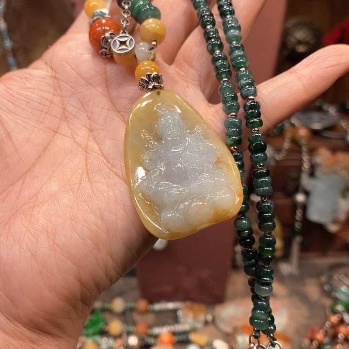 翡翠吊坠(赠链)未镶嵌