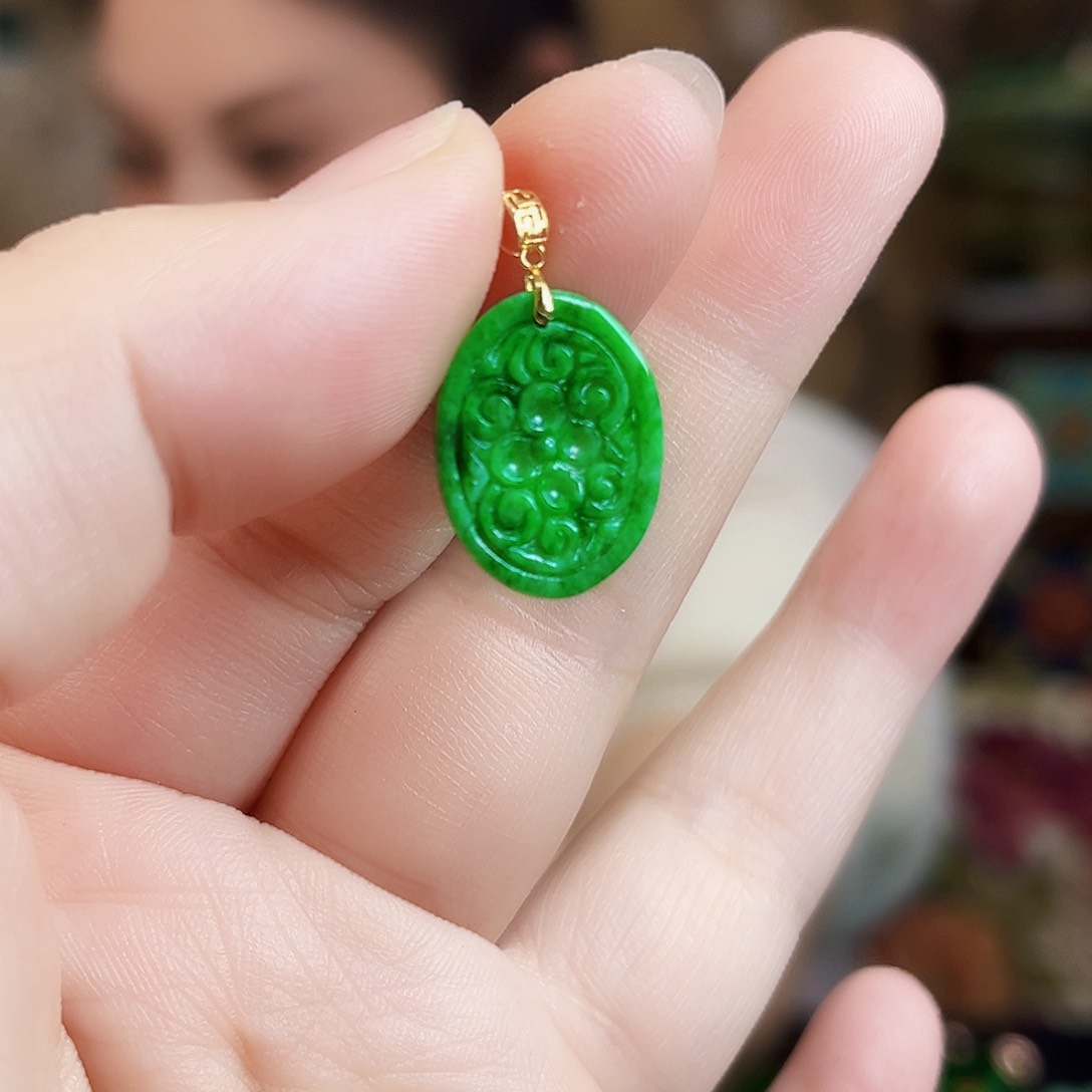 翡翠18K金镶嵌颈饰多样性