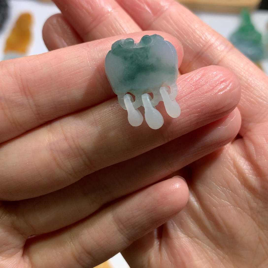 定制翡翠未镶嵌如意锁