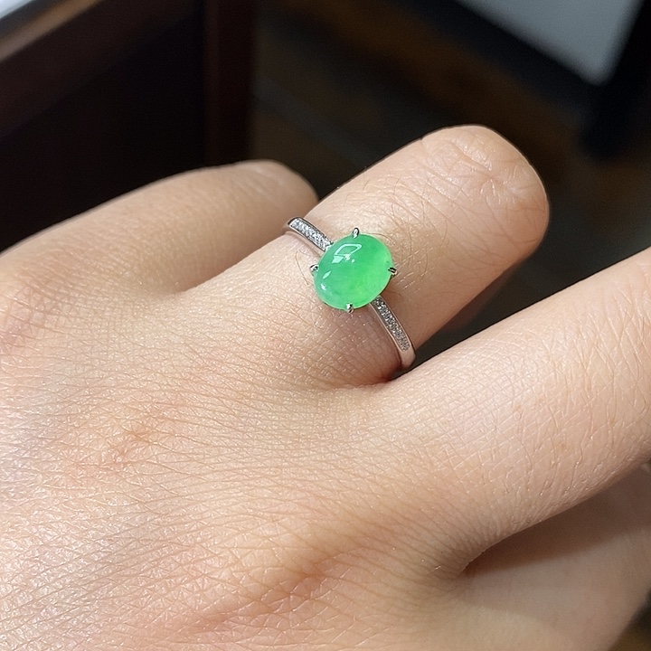 翡翠18K金镶嵌戒指