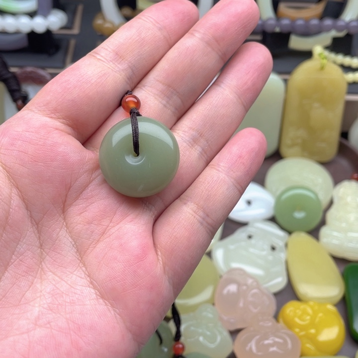 新疆和田老料平安扣