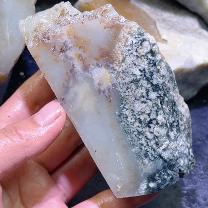 和田玉未镶嵌珠宝半成品