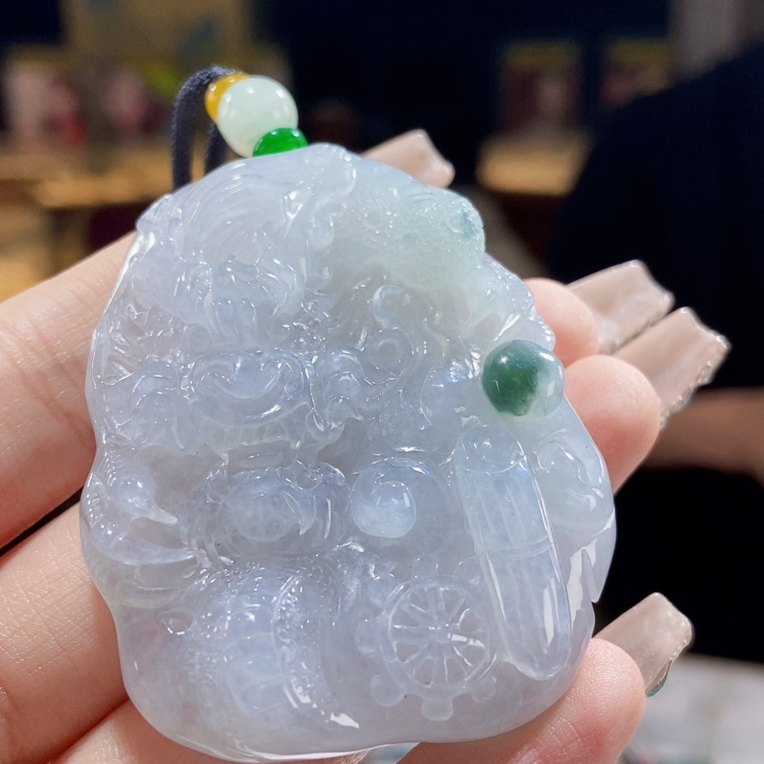 翡翠颈饰未镶嵌翡翠