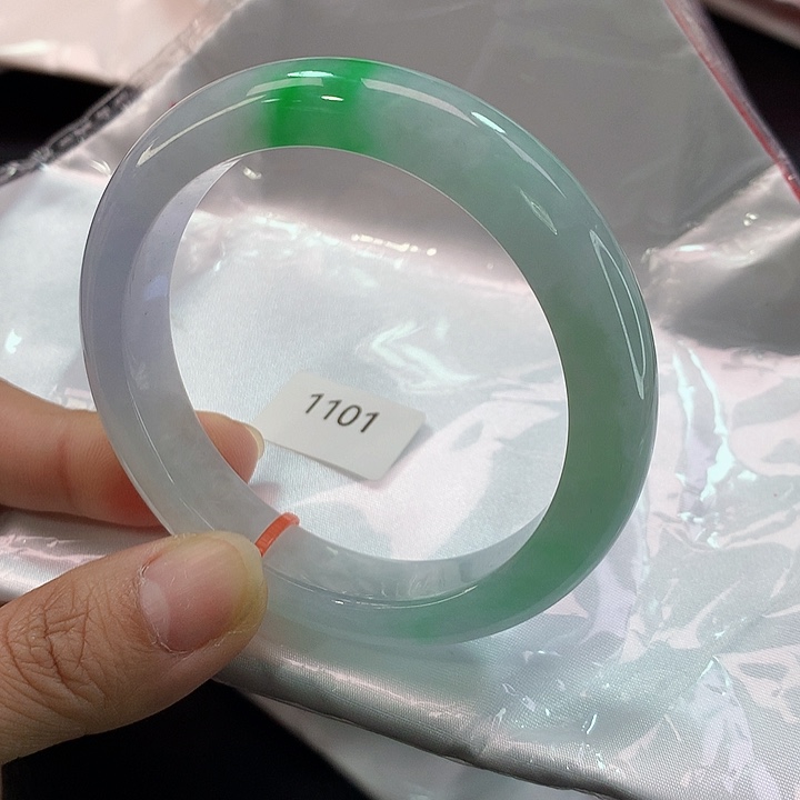 翡翠手镯未镶嵌M**y天然翡翠手镯02