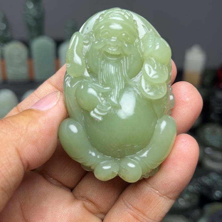 人***！和田玉未镶嵌挂件