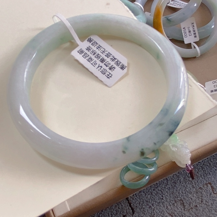 翡翠未镶嵌手镯1-1