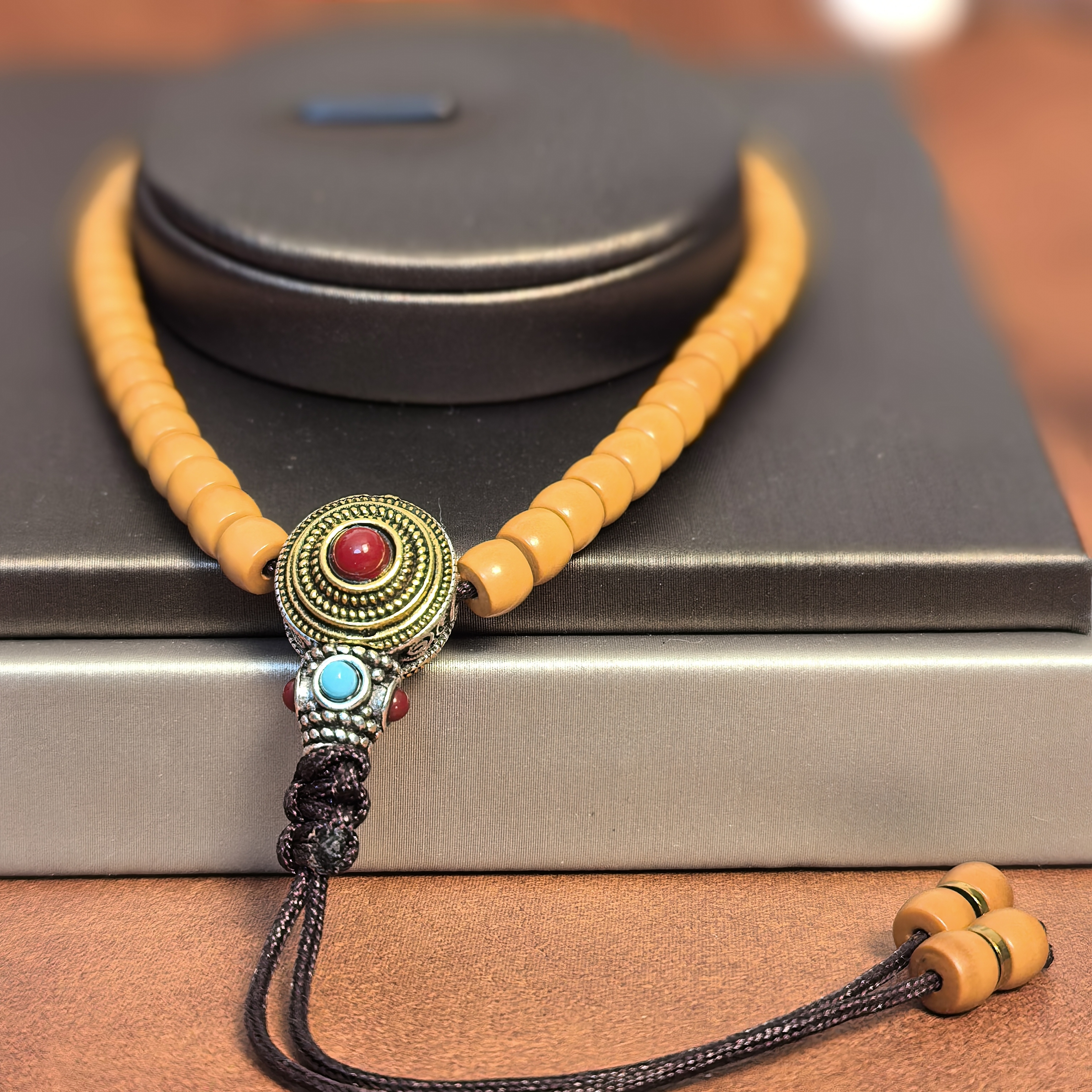 A058精品橄榄核藏银款带配饰卡5