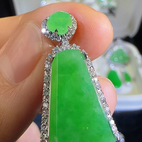 翡翠颈饰18K金镶嵌18k金平安无事牌