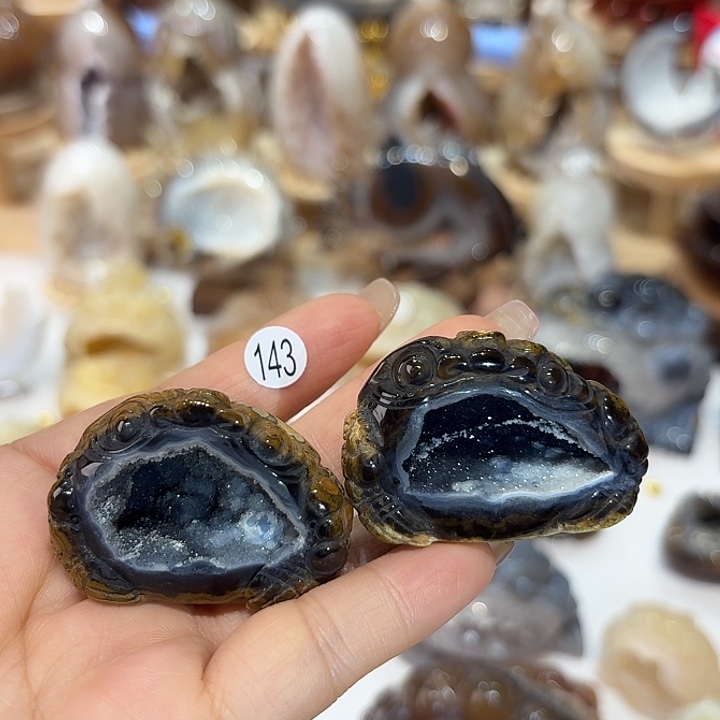 玛瑙/玉髓未镶嵌雕刻件