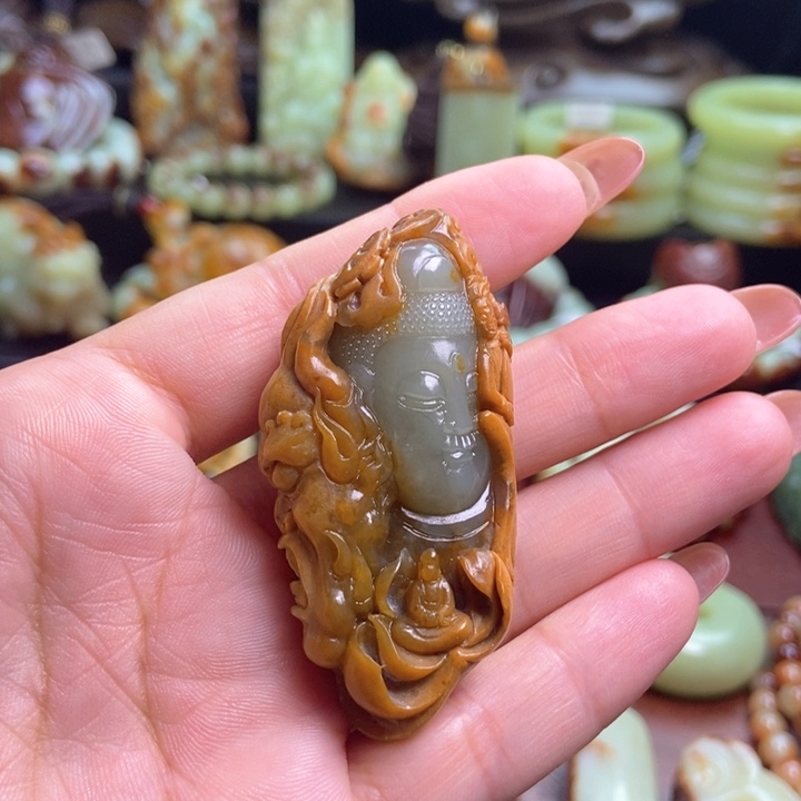 未镶嵌岫岩河磨玉（透闪石质玉）挂件