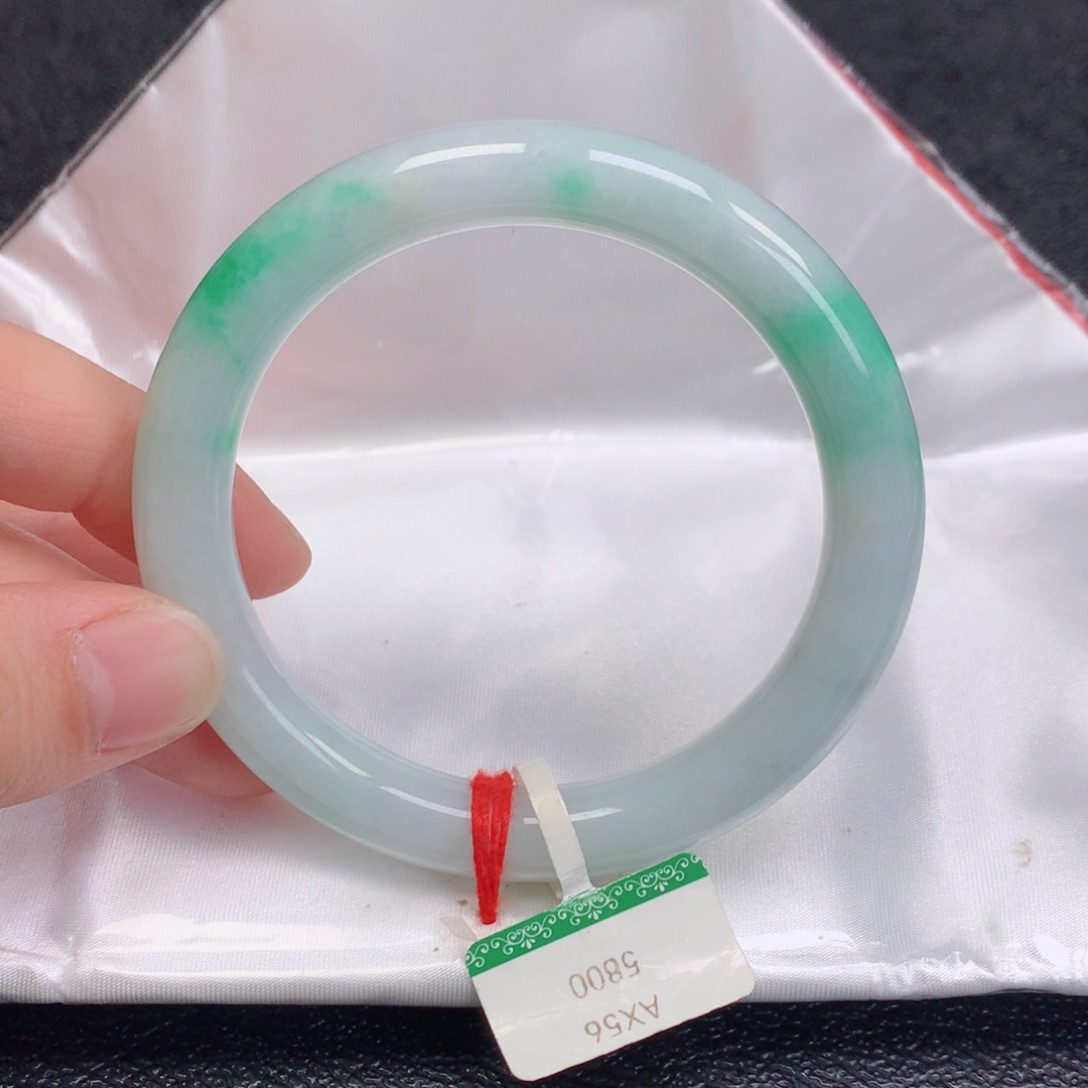 翡翠手镯未镶嵌56圆